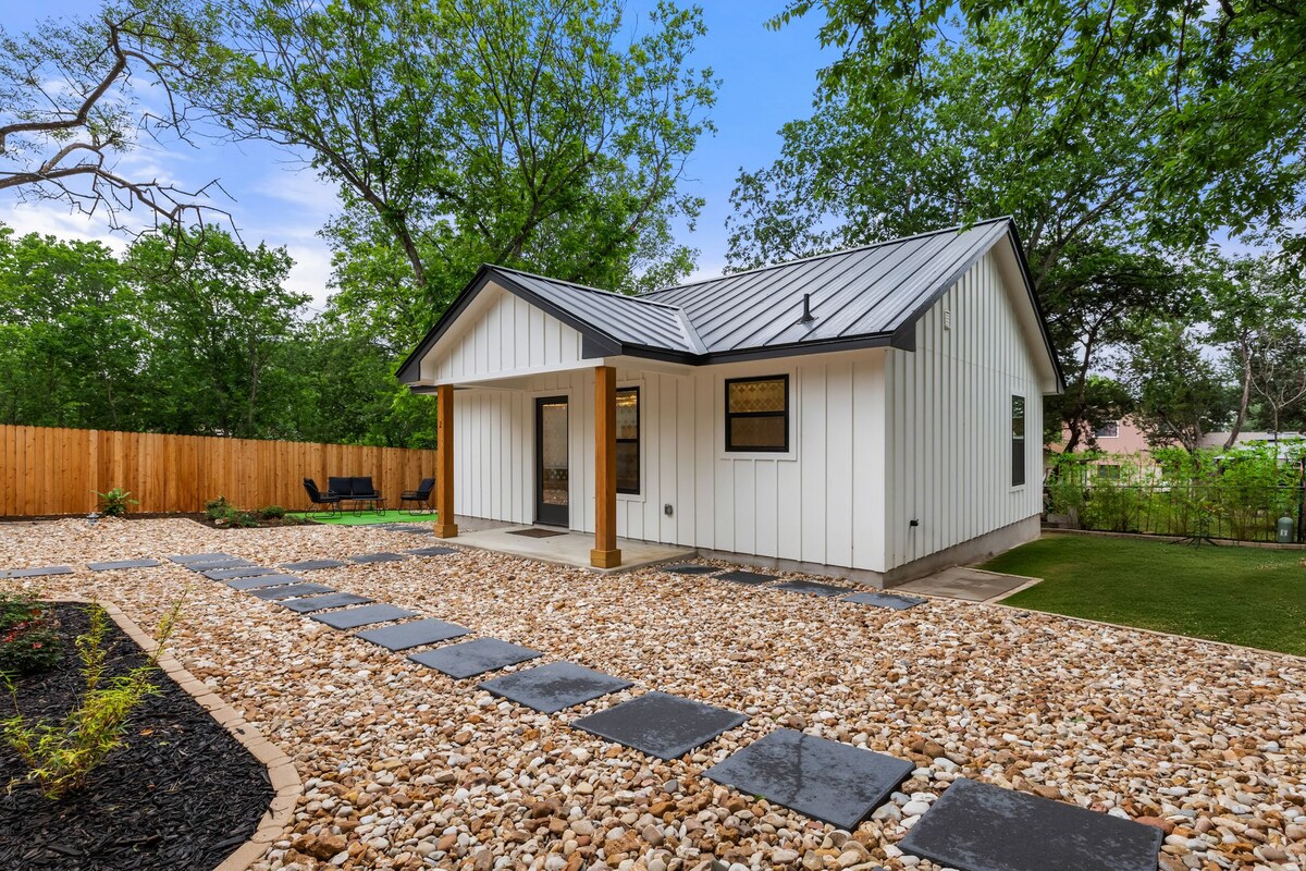 Modern Private Guesthouse in South Austin