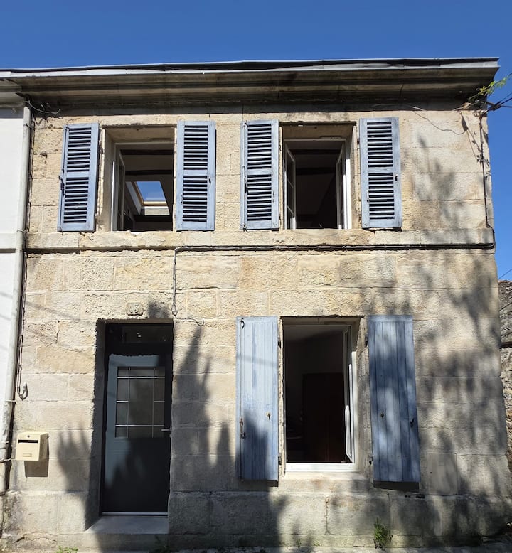 Calme Absolue Dans Une Maison De Ville - Niort
