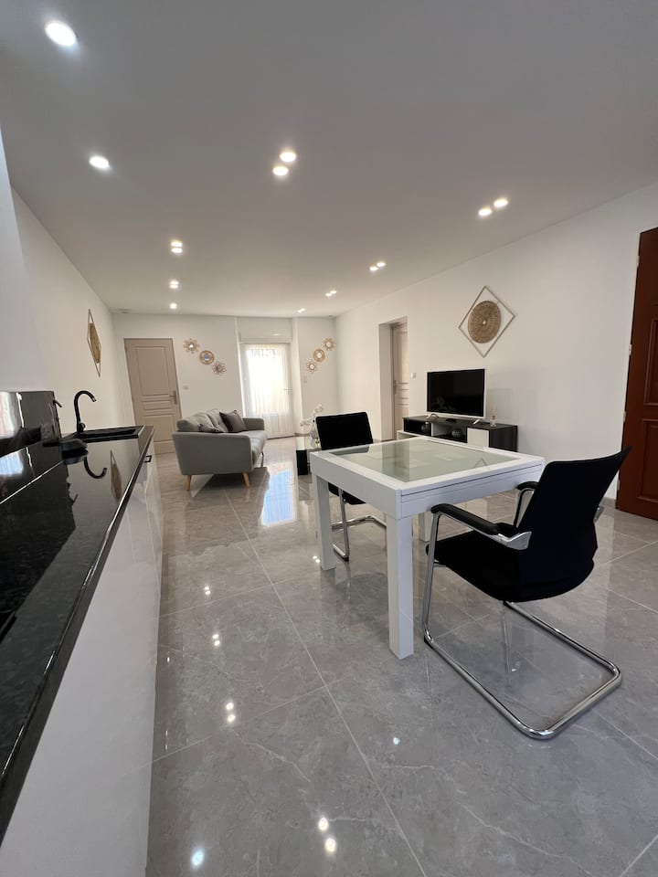 Très Bel Appartement Lumineux Et Paisible - Châlons-en-Champagne