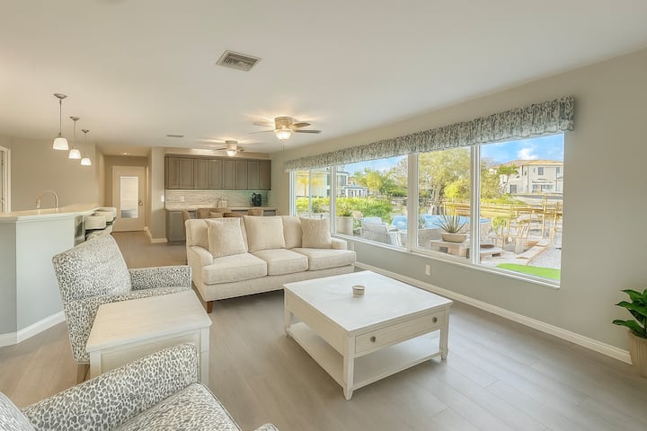 Bonita Waterfront Escape | Hot Tub, Fire Pit, Dock - Bonita Springs, FL
