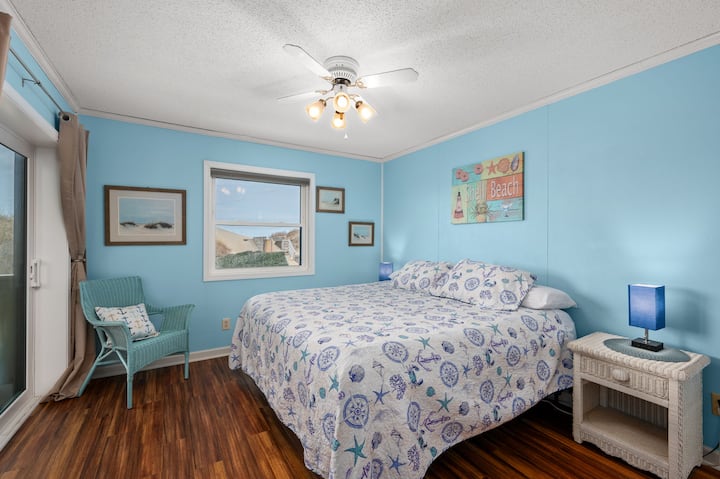 Oceanfront Condo W/ Direct Beach Access And Pool! - Nags Head, NC