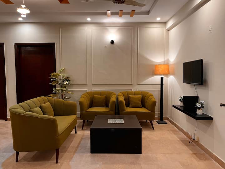 Luma Stays | Luxury 2bhk In D-12 With Margala View - Islamabad