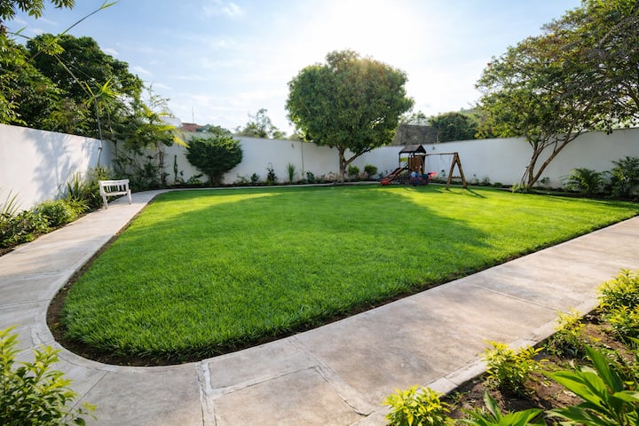 Amplia Casa En Cuerna / Alberca Y Jacuzzi / 20 Per - Cuernavaca