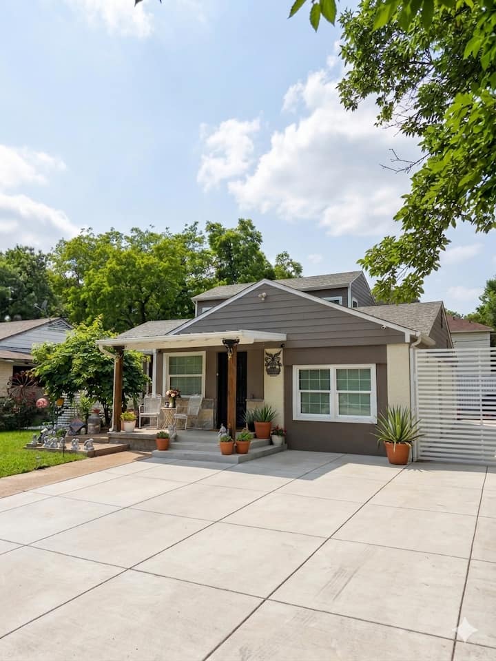 Dallas Modern Home: 10 Mins From Everything! - Dallas, TX