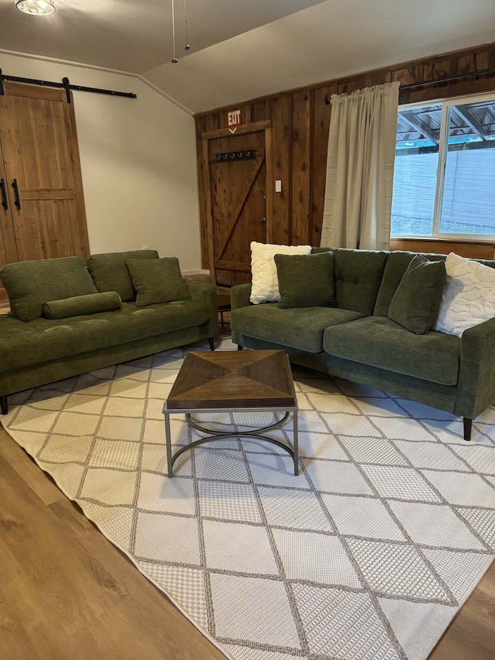 The Ember | Blackwood Retreat (Hot Tub & Fire Pit) - Bass Lake, CA
