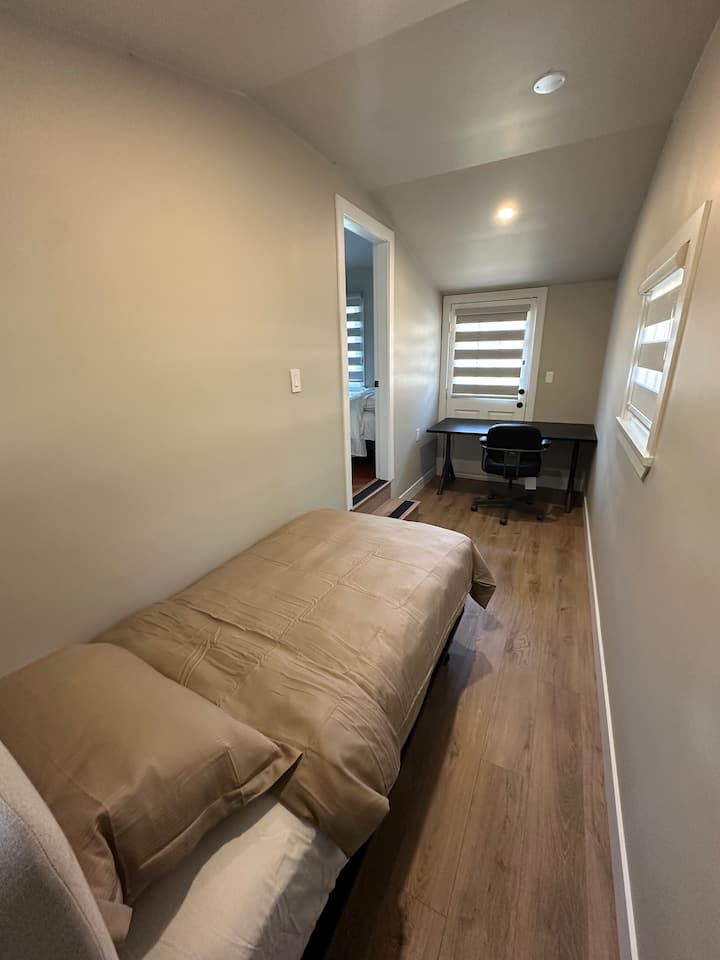 small nook that connects from bedroom 2