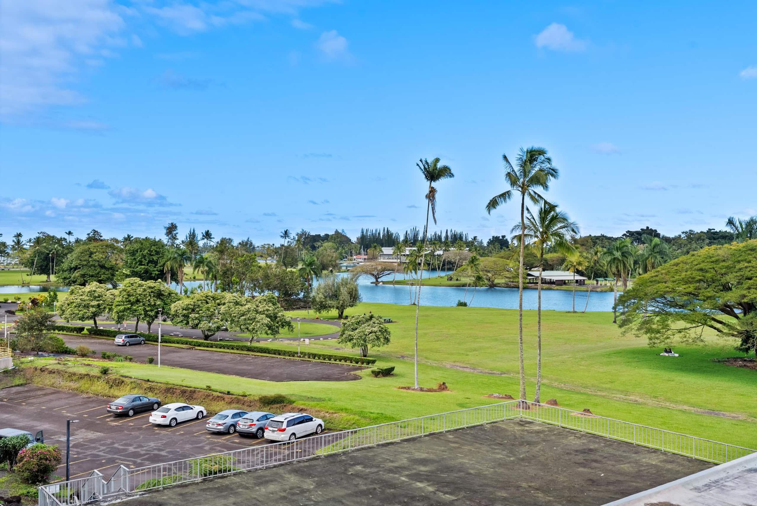 Hilo Lagoon Studio - A/C, Wi-Fi, Pool, Park Views! - Photo 22