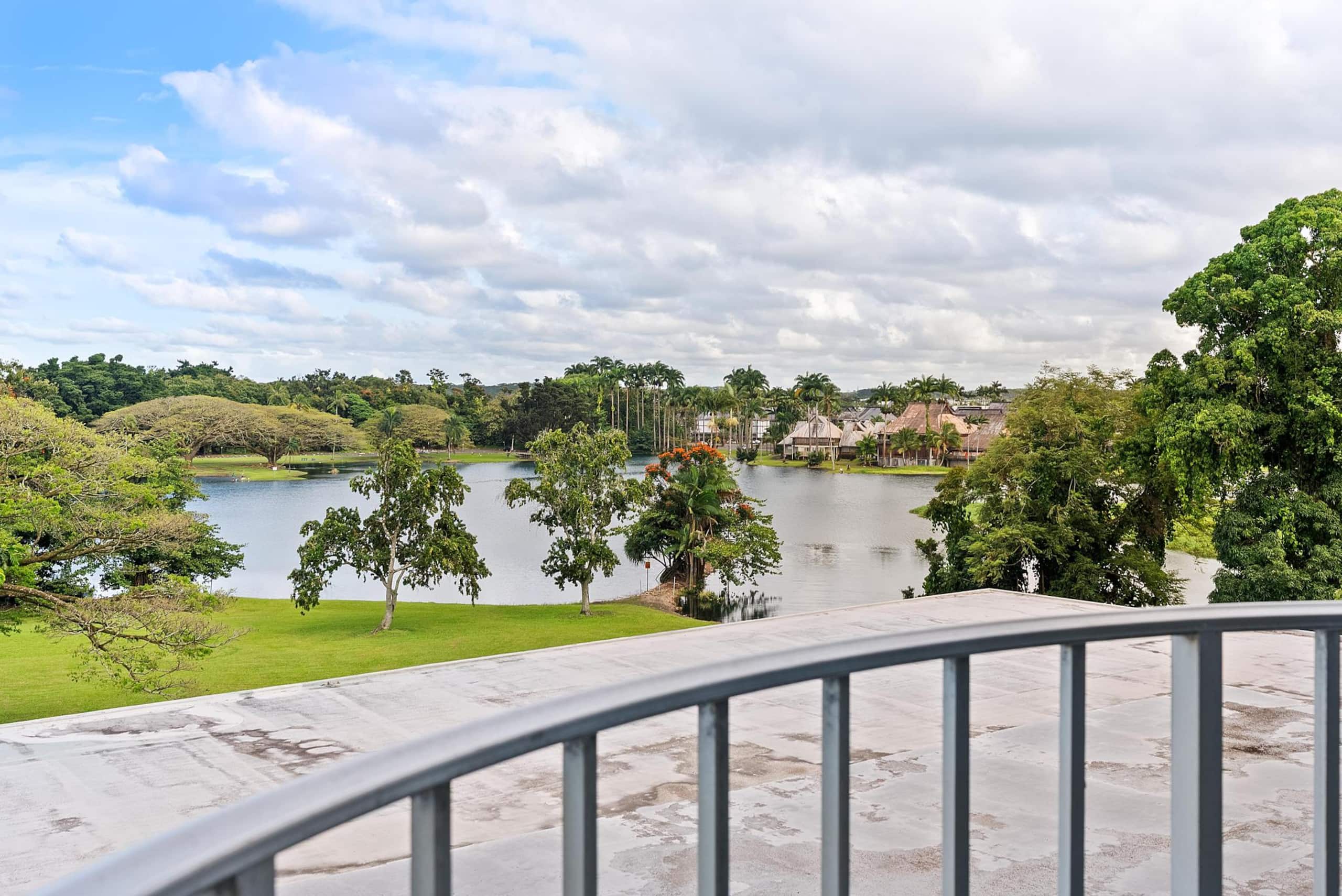 Hilo Lagoon Studio - A/C, Wi-Fi, Pool, Park Views! - Photo 14