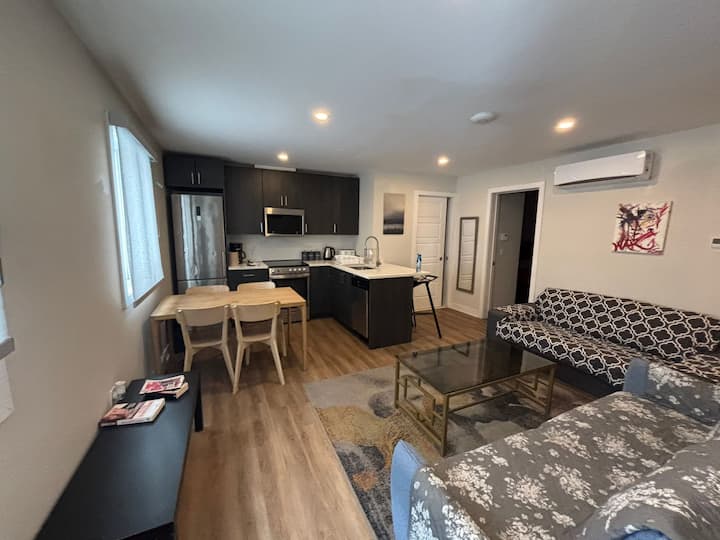 Spacieux 4 Chambres Au Cœur Du Plateau Mont-royal - Laval, Canadá