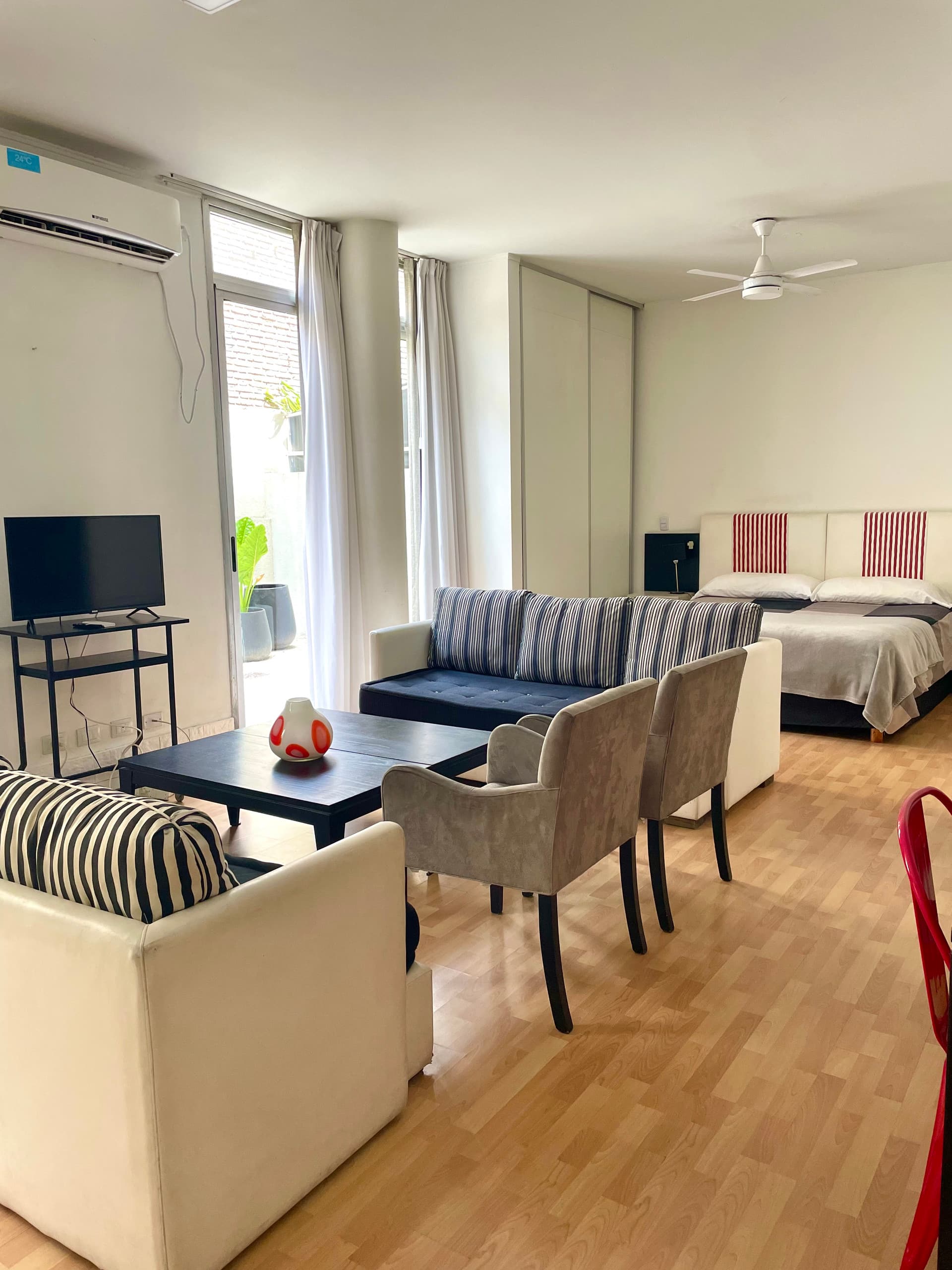 Maria's Apartment, Av. Libertador
