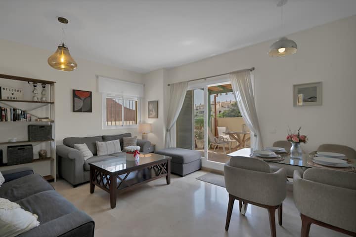 Charmant Penthouse Avec Piscine à Miraflores Golf, - La Cala de Mijas