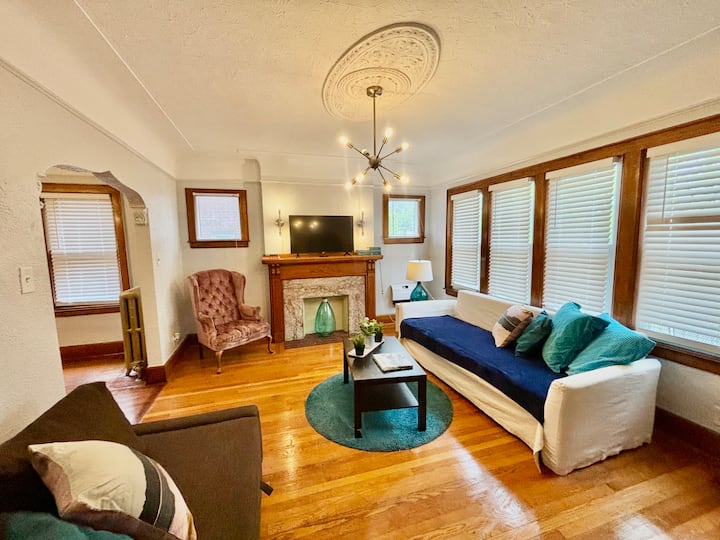 Home Away From Home! - Grosse Pointe, MI