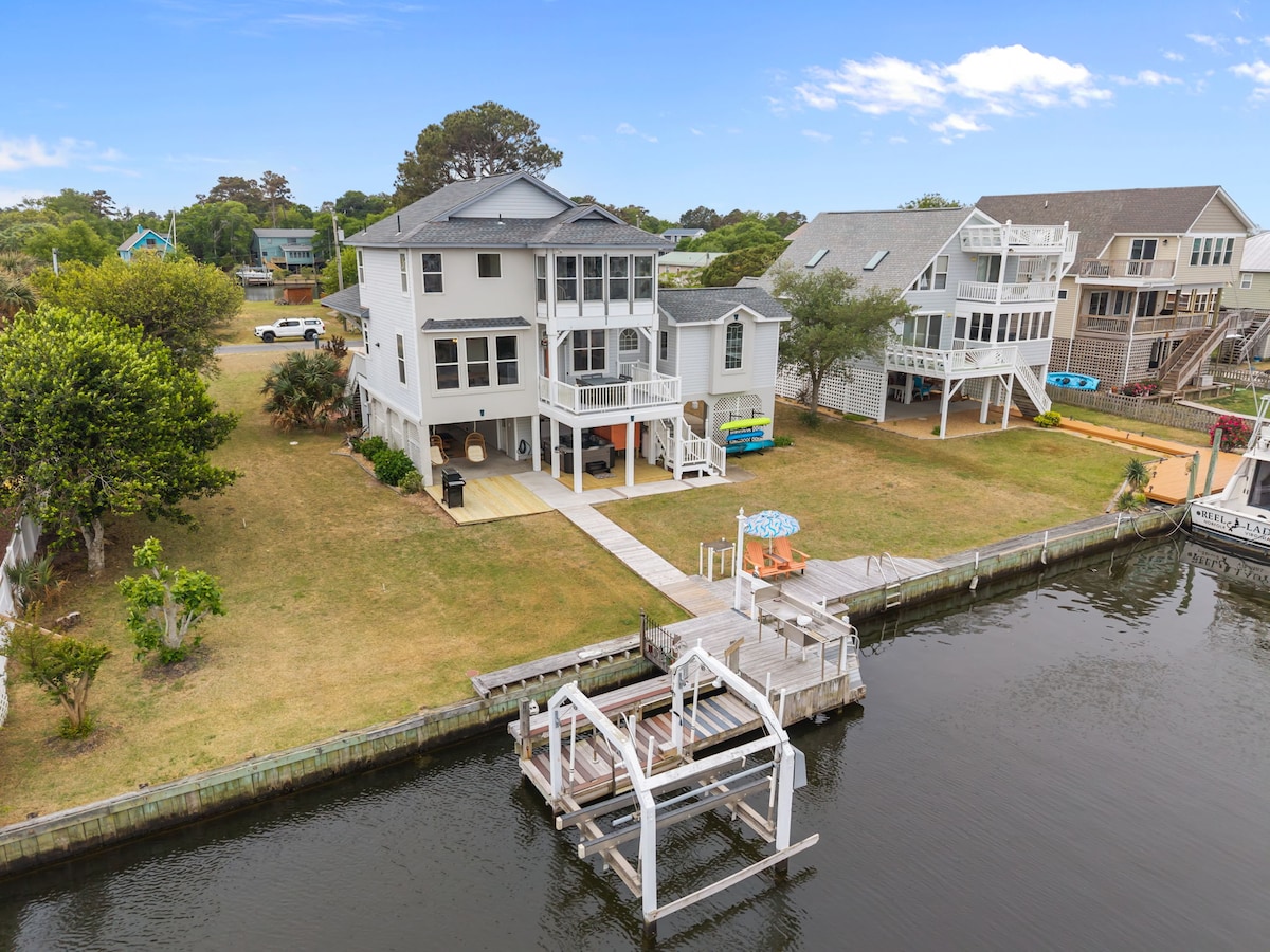 Canal-Front w/Dock + Hot Tub | Bring Your Boat