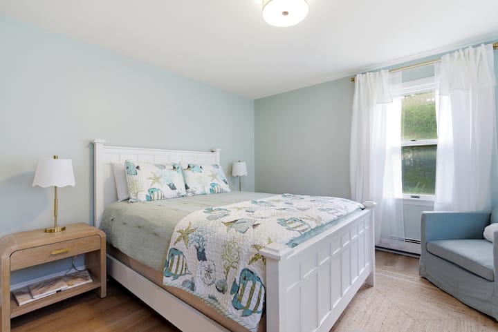 Bedroom number 2: Queen bed—perfect for unwinding after a long day ️✨
