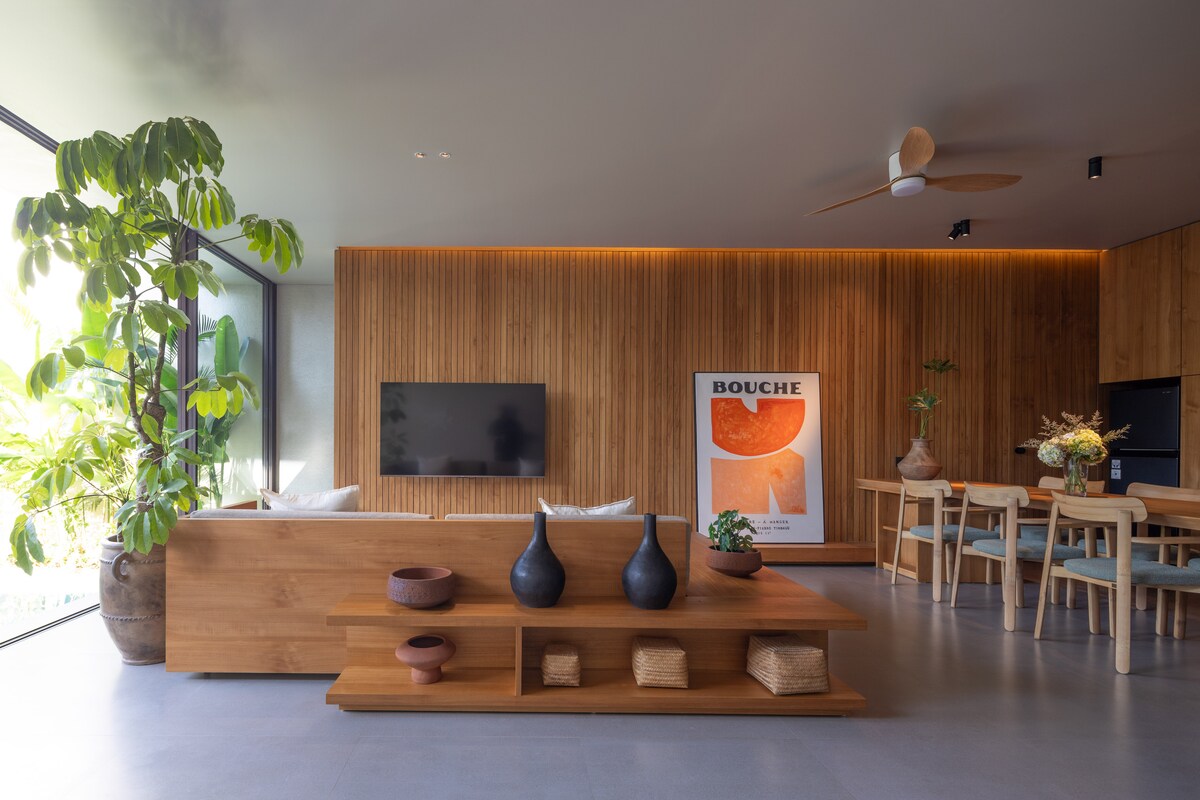 Home in Mengwi · 6 bedrooms · 6 beds · 6 baths รายการ Airbnb เปรียบเทียบ