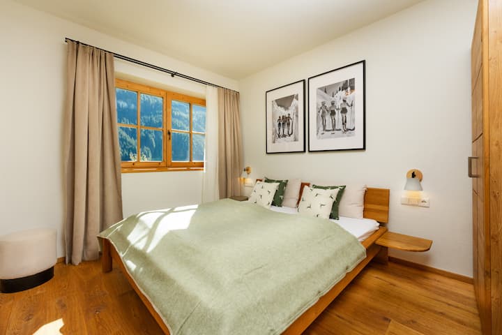 Schlafzimmer 1