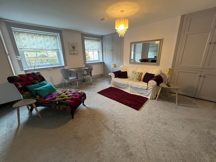 Glorious Regency Garden Flat & Off-street Parking - Cheltenham