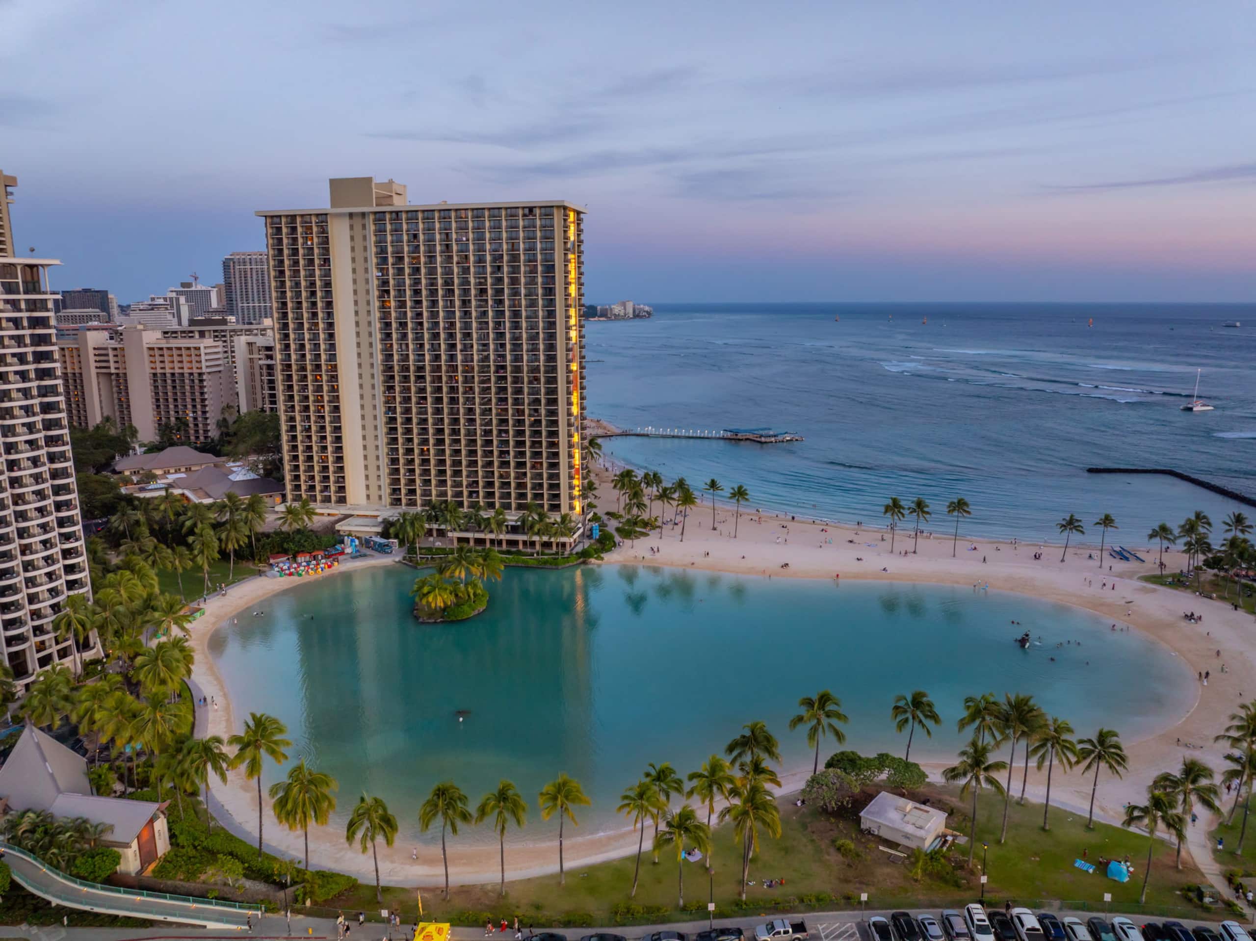Renovated Studio, Steps to Waikiki Beach, Parking - Image 18