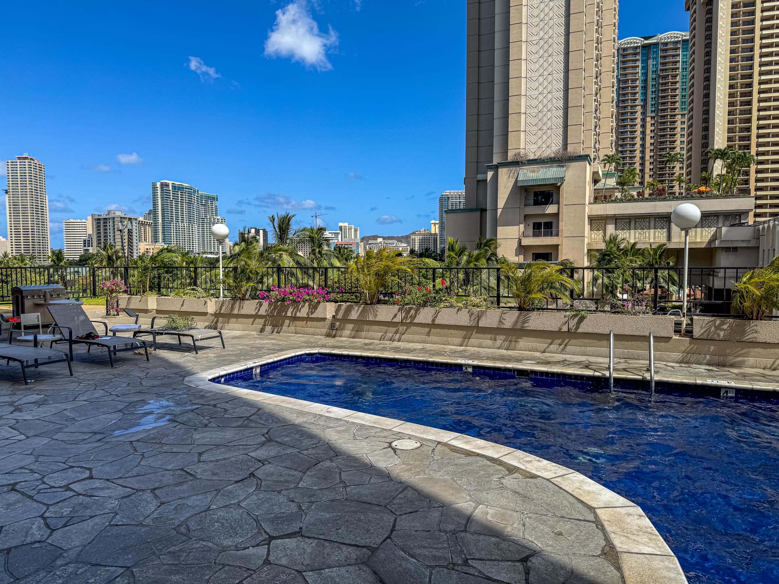 Renovated Studio, Steps to Waikiki Beach, Parking - Image 11