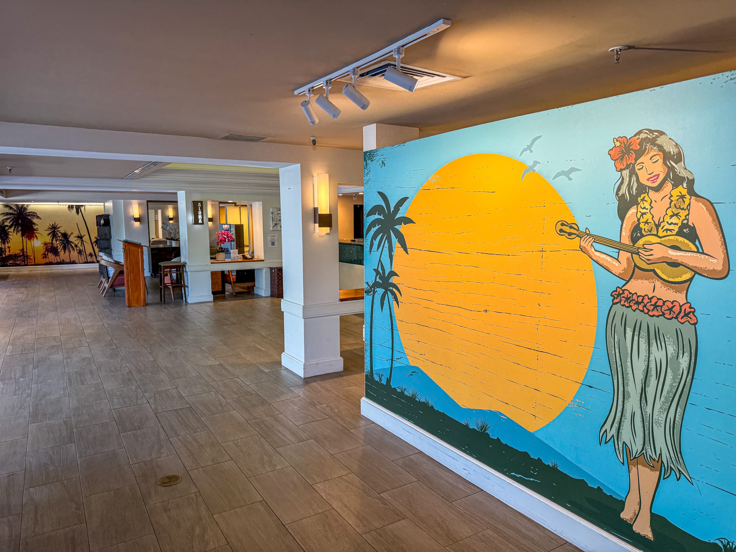 Renovated Studio, Steps to Waikiki Beach, Parking - Image 27