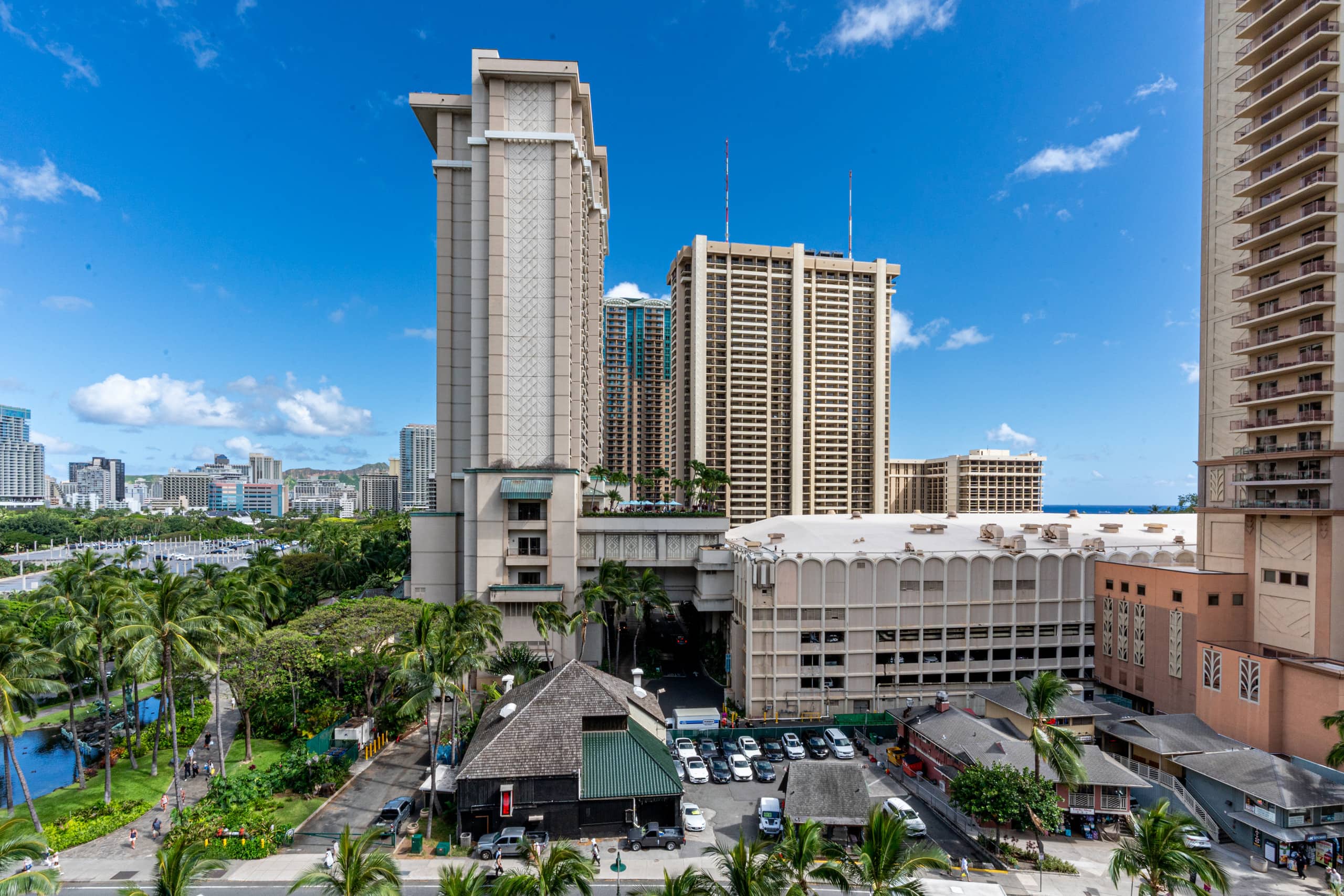 Renovated Studio, Steps to Waikiki Beach, Parking - Image 20