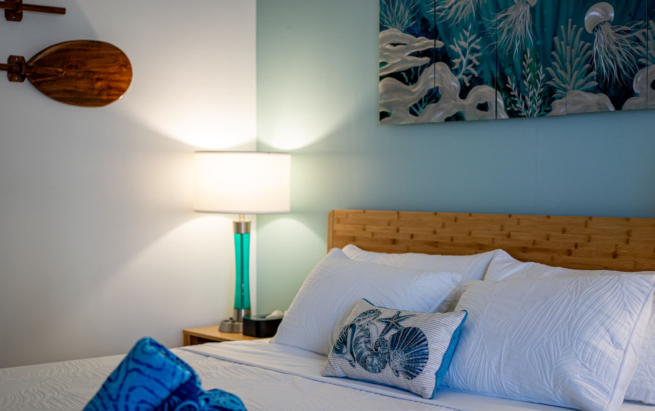 Renovated Studio, Steps to Waikiki Beach, Parking - Image 16