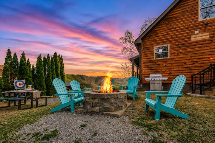 Scenic 2br Cabin W/ Hot Tub & Fire Pit - Pigeon Forge