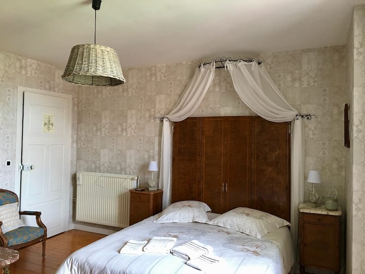 Chambres D'hôtes, Le Château De Lombard - Arc-et-Senans