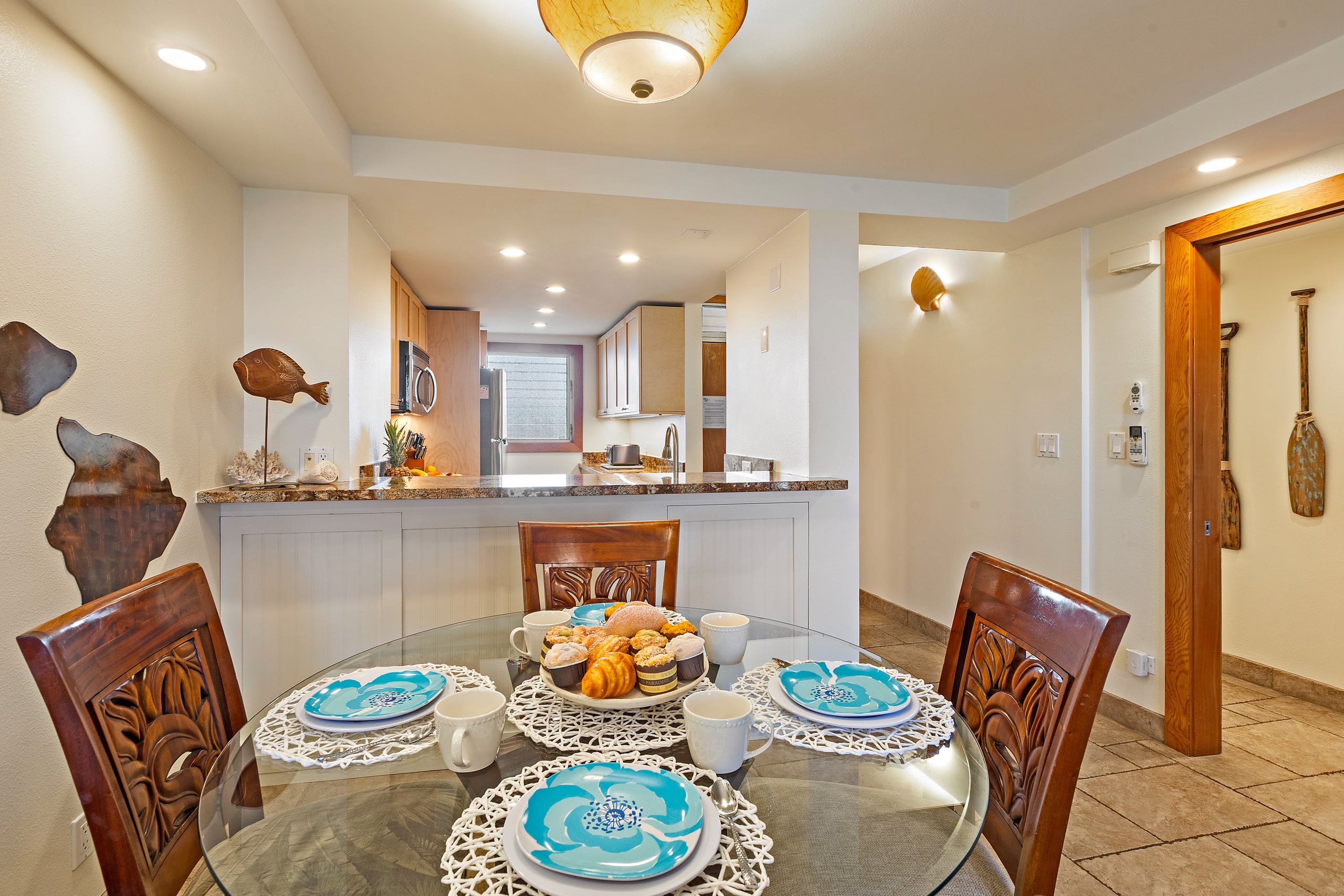 OCEANFRONT Luxury Condo *180° SWEEPING Ocean Views - Image 15