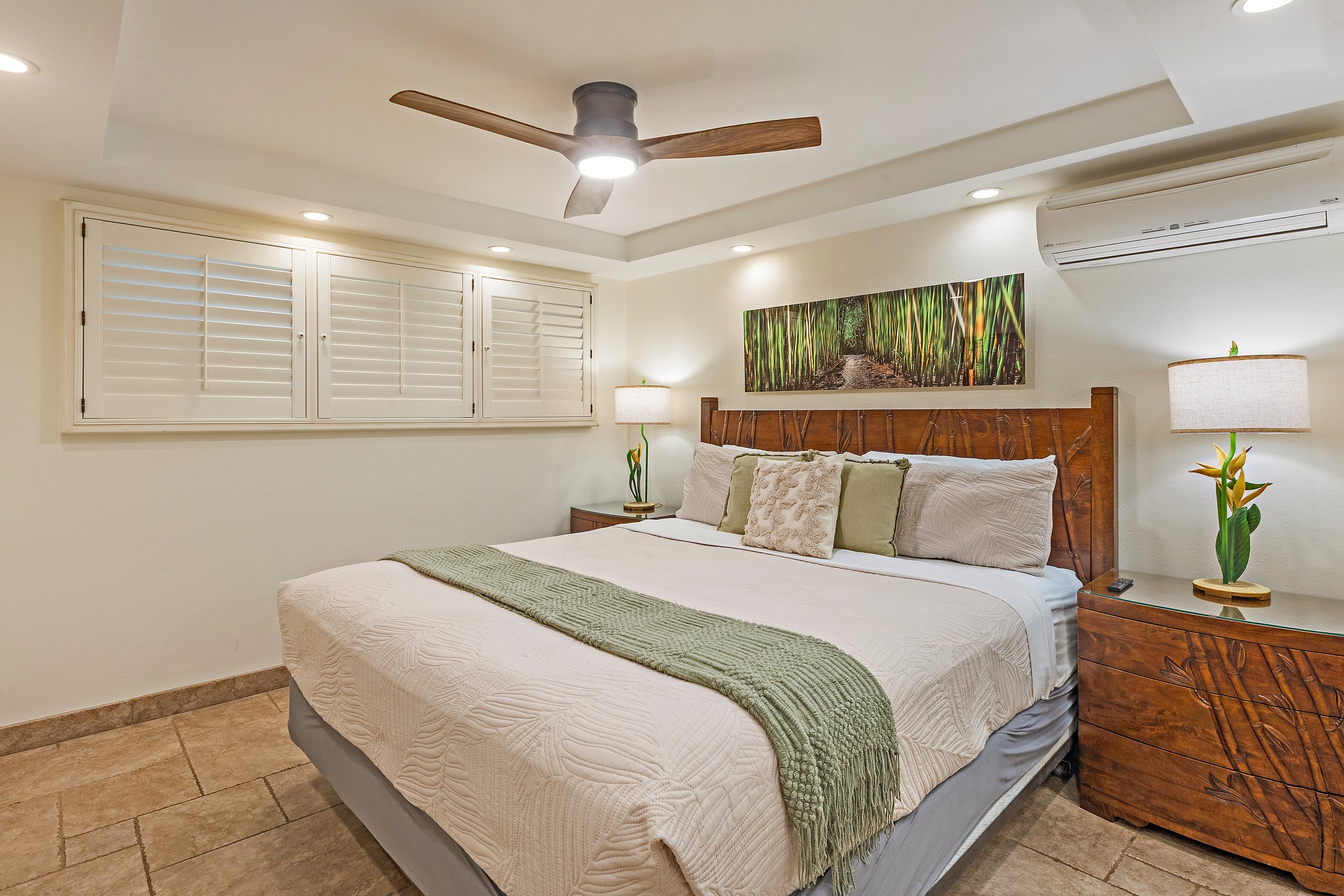 OCEANFRONT Luxury Condo *180° SWEEPING Ocean Views - Image 23