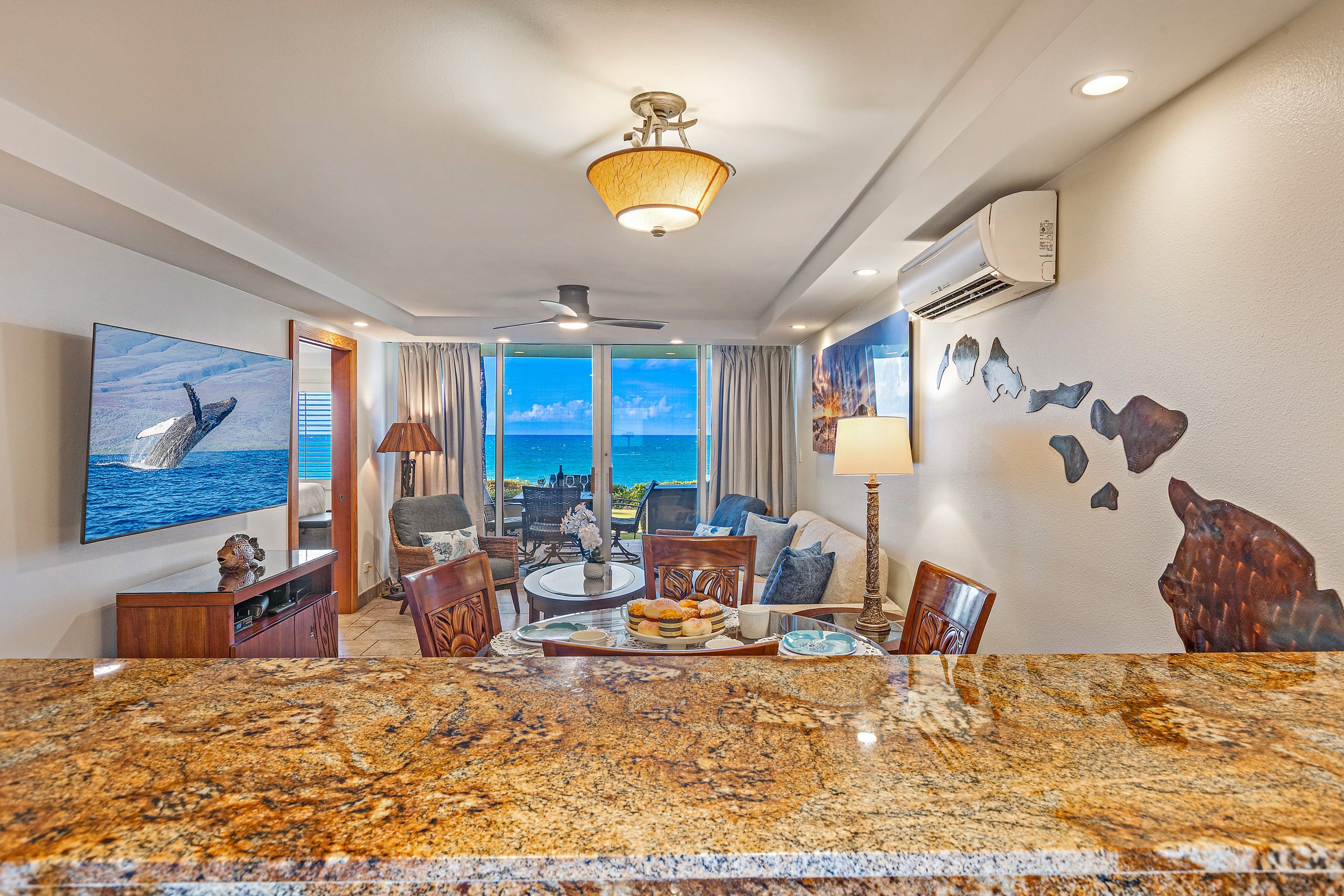 OCEANFRONT Luxury Condo *180° SWEEPING Ocean Views - Image 8