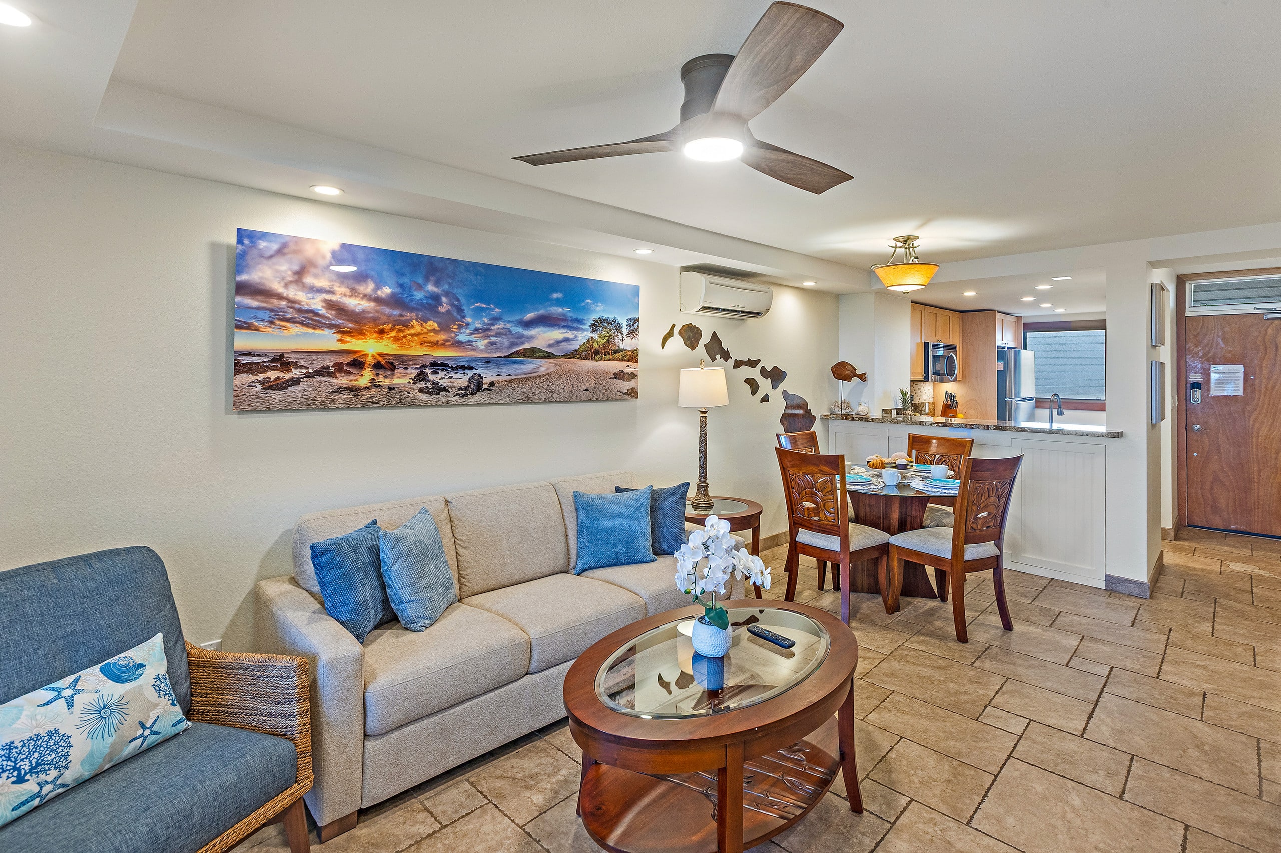 OCEANFRONT Luxury Condo *180° SWEEPING Ocean Views - Image 1