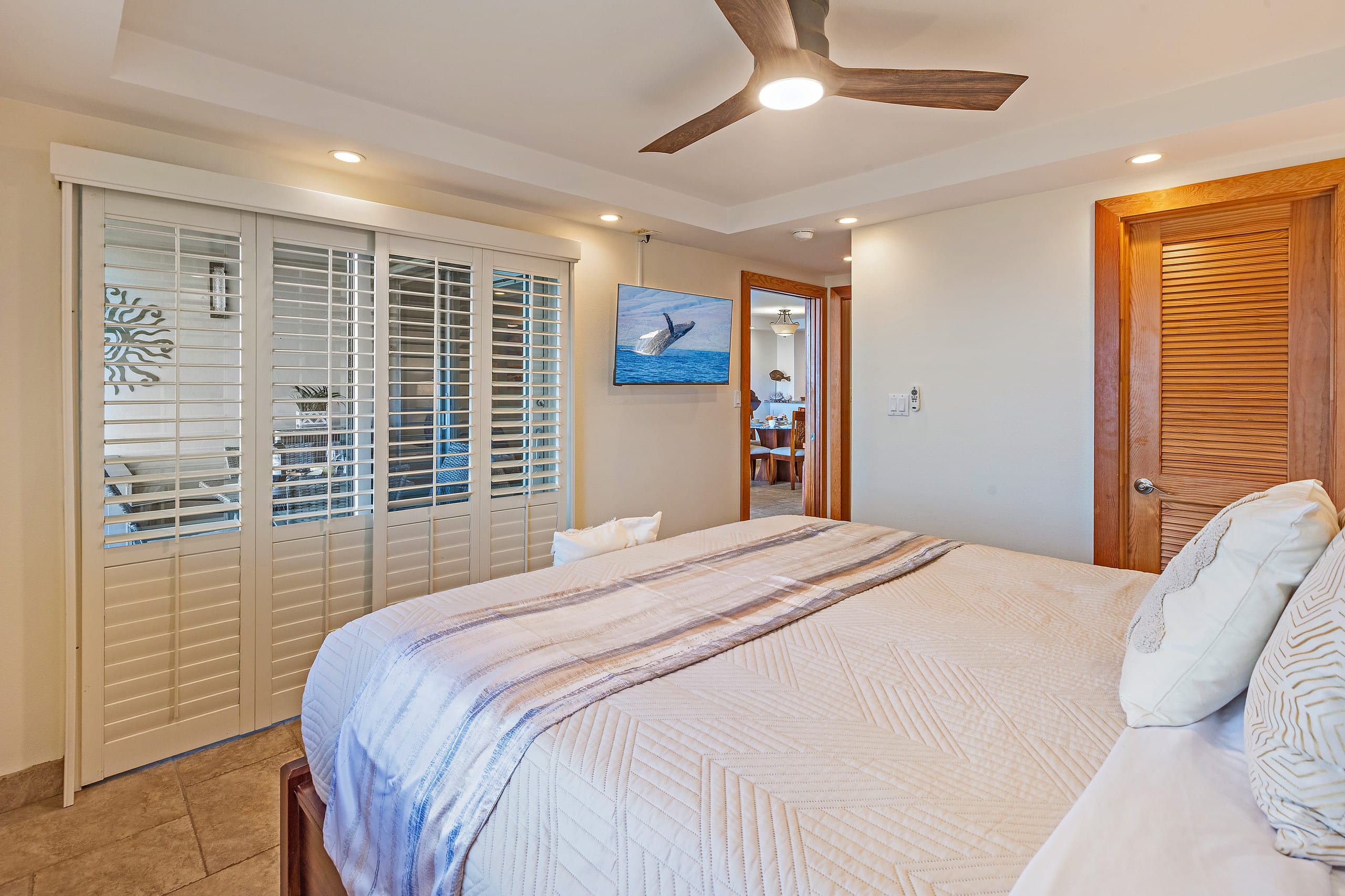 OCEANFRONT Luxury Condo *180° SWEEPING Ocean Views - Image 18