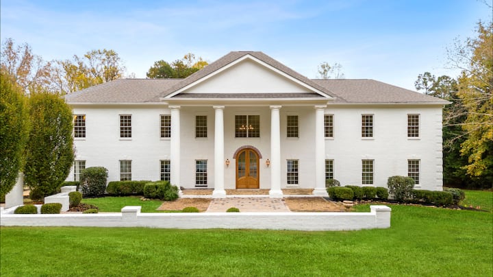 Luxury 6 Bdrm - Greenville - Heated Pool & Golf - Travelers Rest, SC