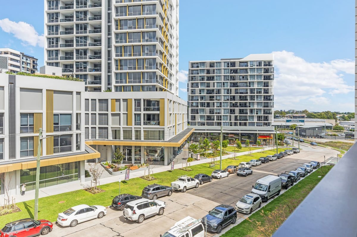 2 King Beds • Olympic Park View • Pool + Parking