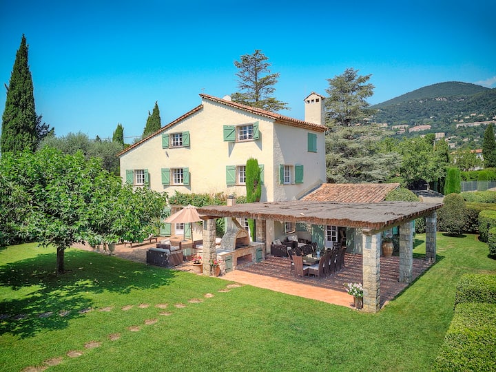 Charming Villa In Grasse, Pool & Tennis Sleeps 12 - Valbonne