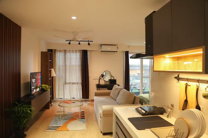 B105|airport View From Terrace|coffee Maker|50 Tv - プネー