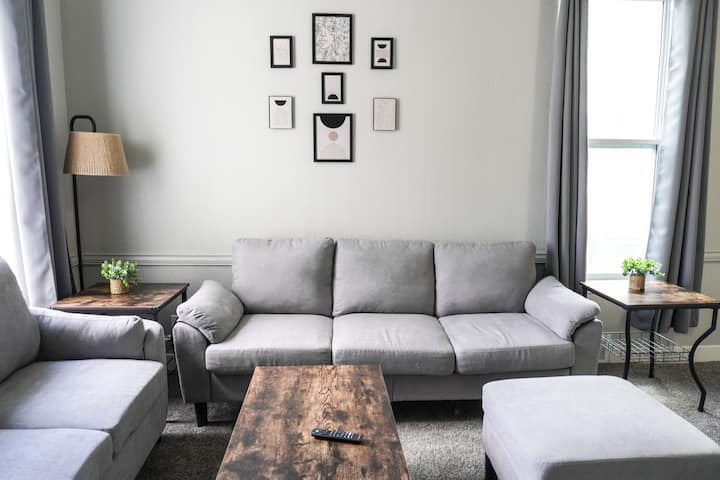 Newly Remodeled 2br (3 Bed) | Group + Long Stays! - Norfolk, NE