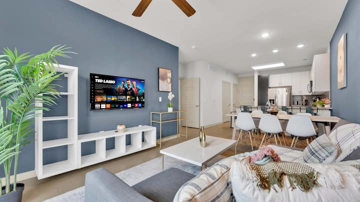 Luxury 1bd | Uptown | Sleeps 4 | Free Parking - Dallas, TX