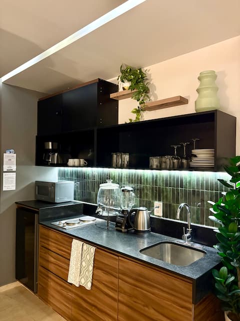 Popular Airbnb listing: KAAB SUITE Apt Rooftop pool ocean view in Aviación