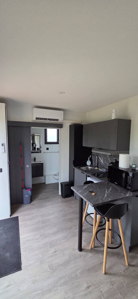 Popular Airbnb listing: Garden studio in Ain