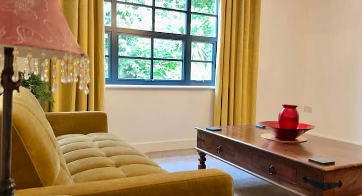 Luxury/hot Tub/sauna/sleeps 9/ Parking - Chepstow