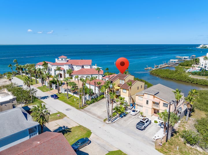 Group Getaway W/hot Tub, Grills, Decks & Bay Views - South Padre Island, TX