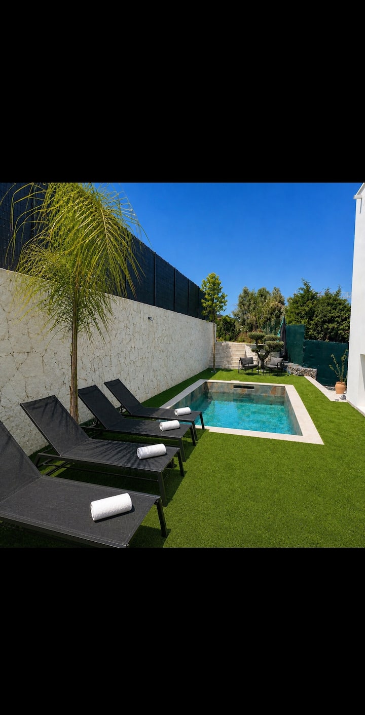 Villa Neuve Moderne Avec Piscine Sans Vis A Vis. - Mougins