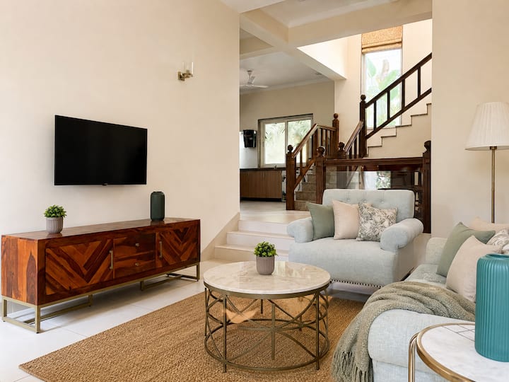 Living room image 3