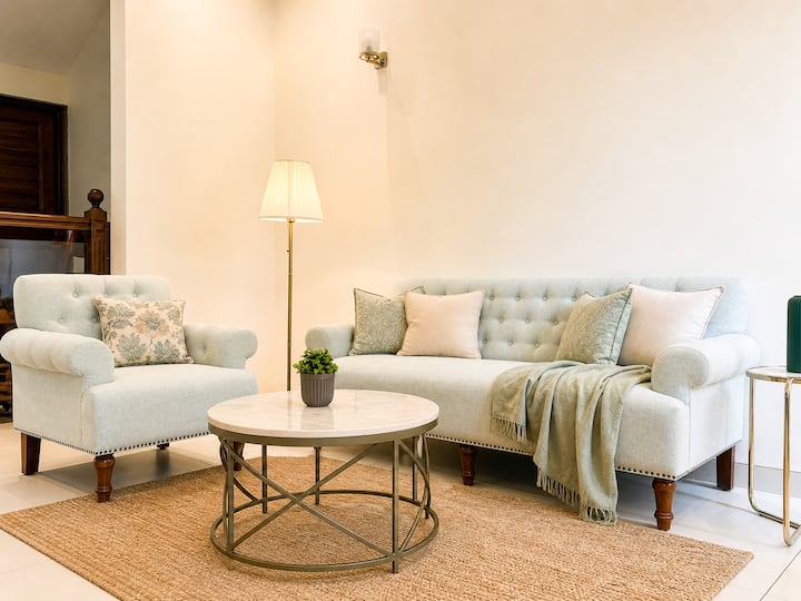 Living room image 2