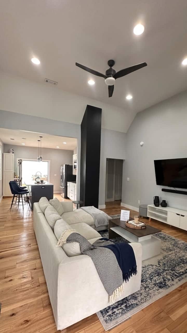 Sleek Fountain Square Oasis | 10 Mins To Downtown - Fountain Square, Indianapolis