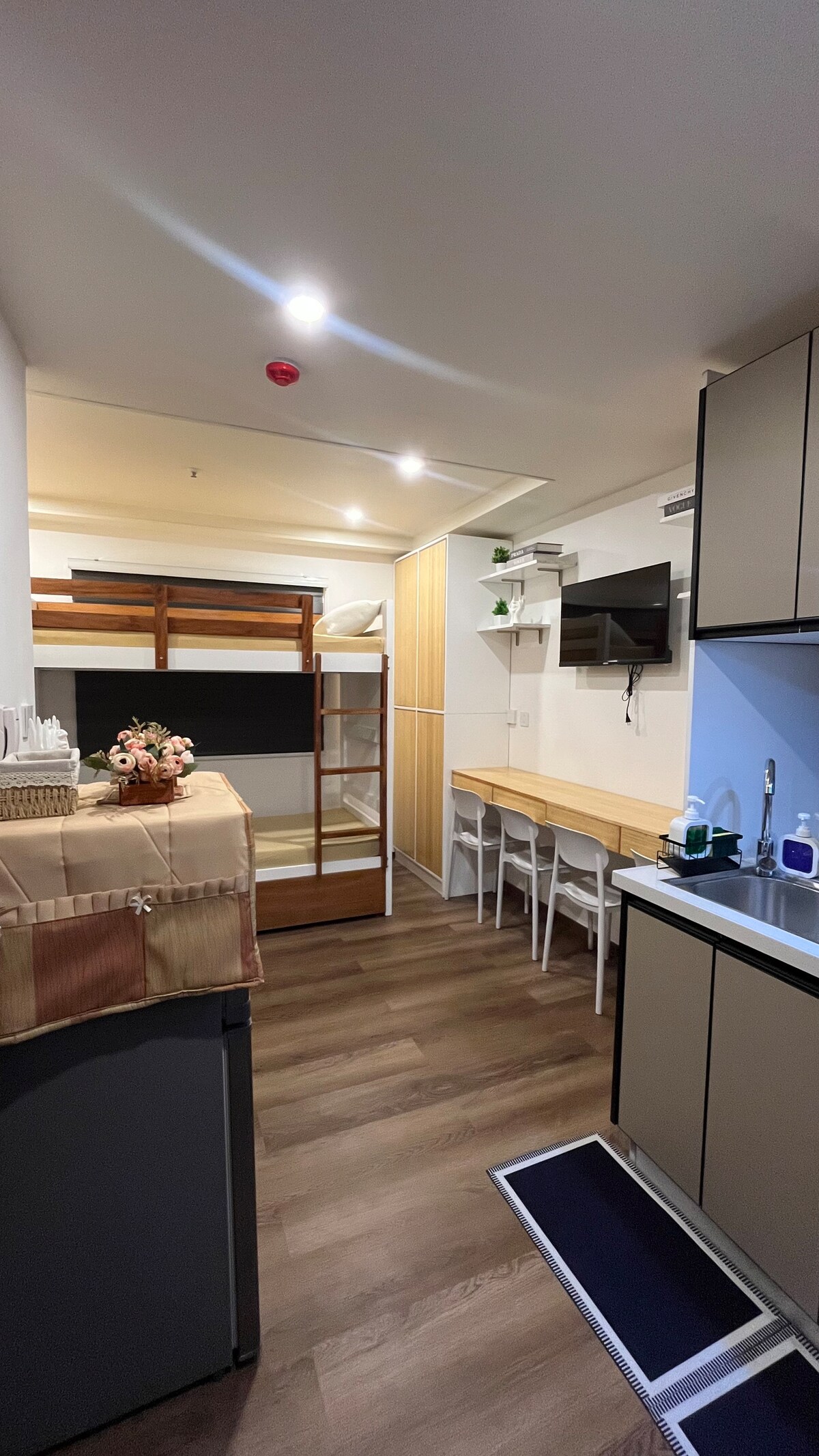 Studio 13-A par Mady | Megatower 7, Baguio City - Appartements en ...
