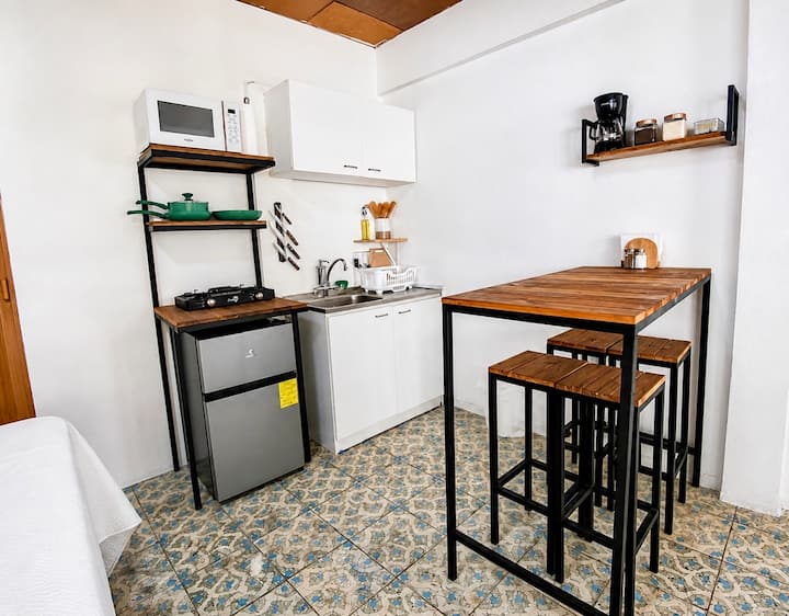 Studio Apt Queen Beds Ac City Hotspots Access - San Salvador