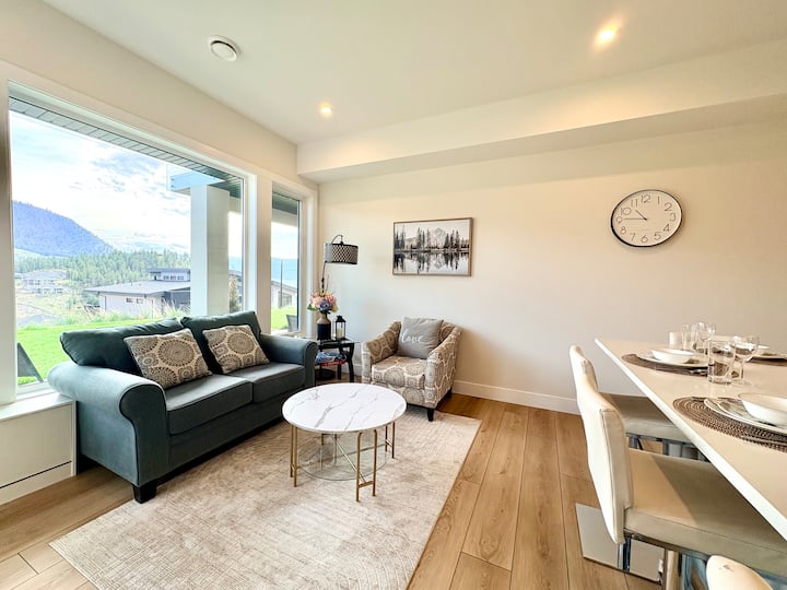 Stylish Guest Suite With Mountain Views - Kelowna